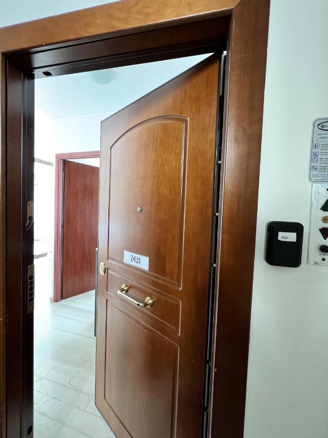 Zeus Bright & New Apartment - 25' Walk To The Acropolis Atena Exterior foto